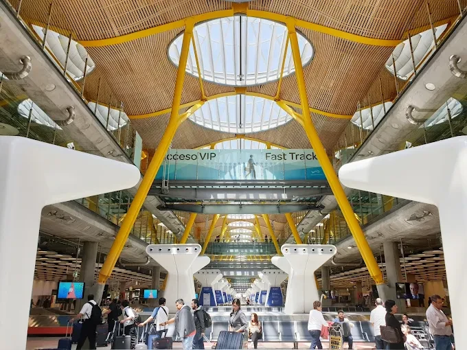 Salida - Aeropuerto Adolfo Suárez Madrid-Barajas T4